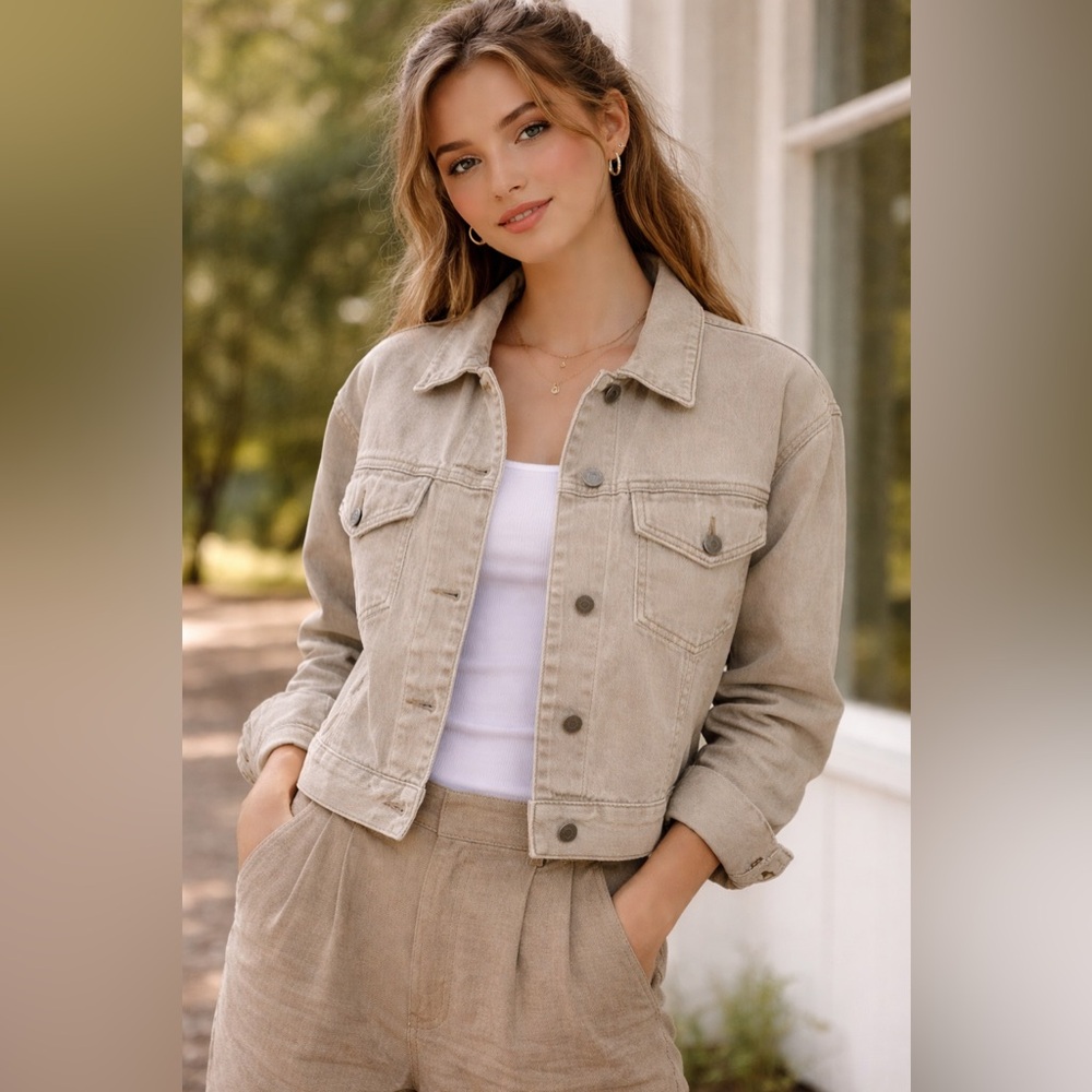 NWT Abercrombie & Fitch Beige Denim Jacket